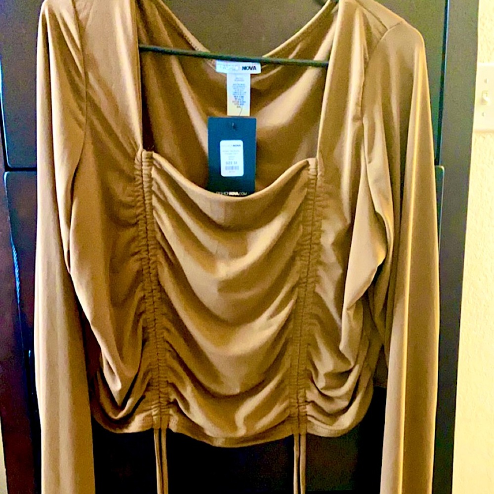 Ruched crop top - Picture 2 of 3